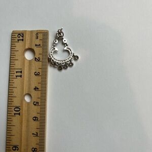 White gold and diamond earrings, dangle